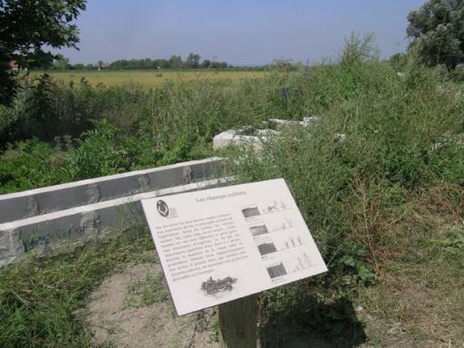 Panneau d'information sur le sentier de d�couverte du Mas du Pont de Rousty